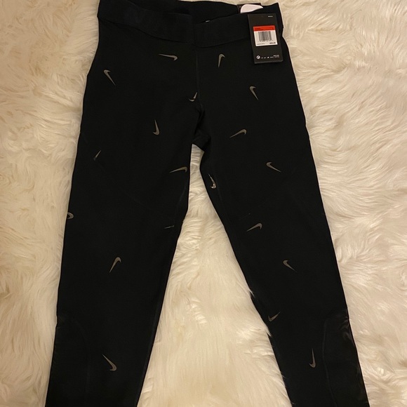 SOLD! NIKE PRO TIGHT FIT TRAINING LEGGINGS - Picture 1 of 3